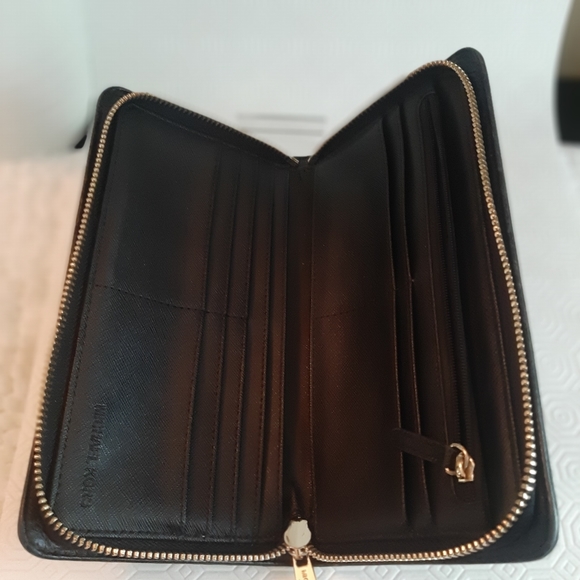 Michael  kors leather  wallet  Black/Gold - Picture 9 of 12
